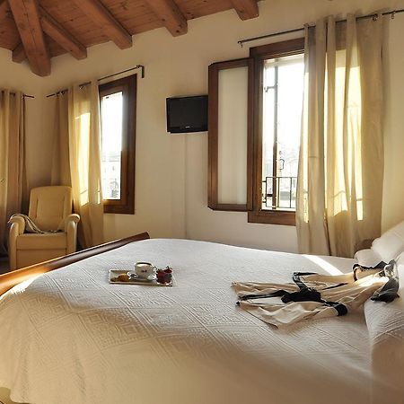 Готель La Rotonda Relais Badoere Екстер'єр фото