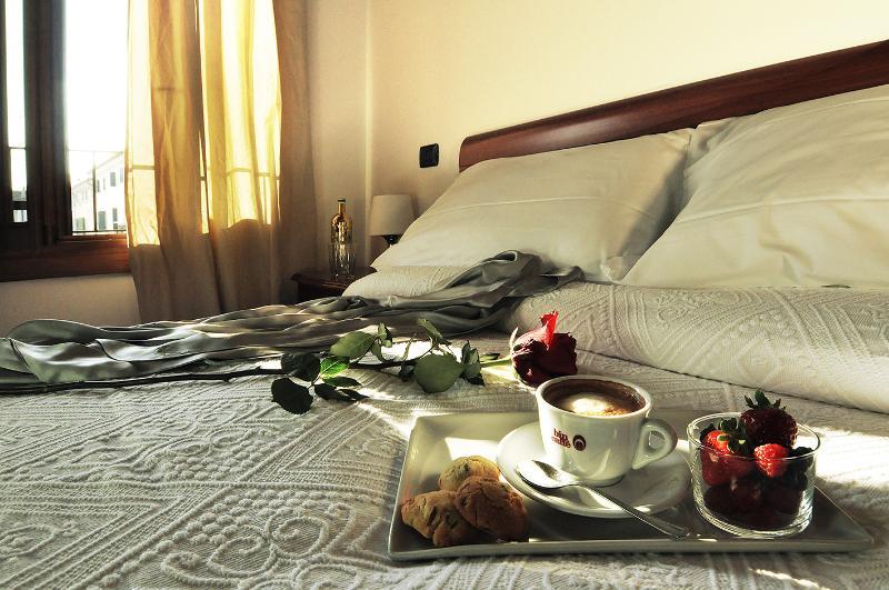 Готель La Rotonda Relais Badoere Екстер'єр фото